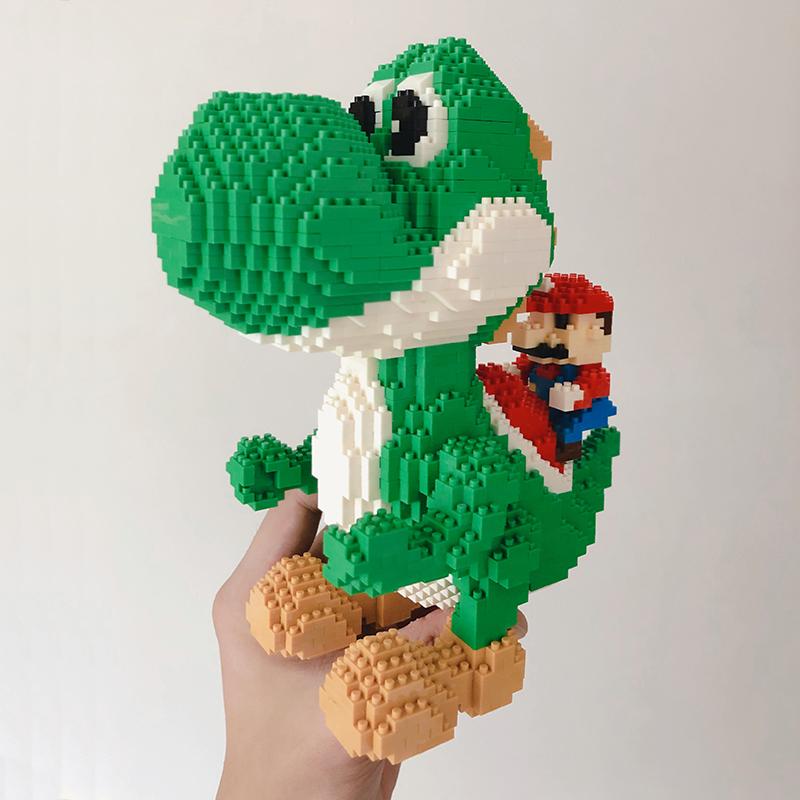 Grüner Dino mit rotem Klempner | Bausteine