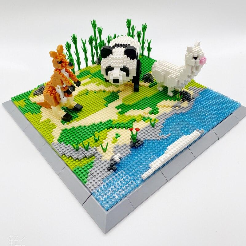 Panda, Känguru und Alpaka auf dem Gras  | Bausteine